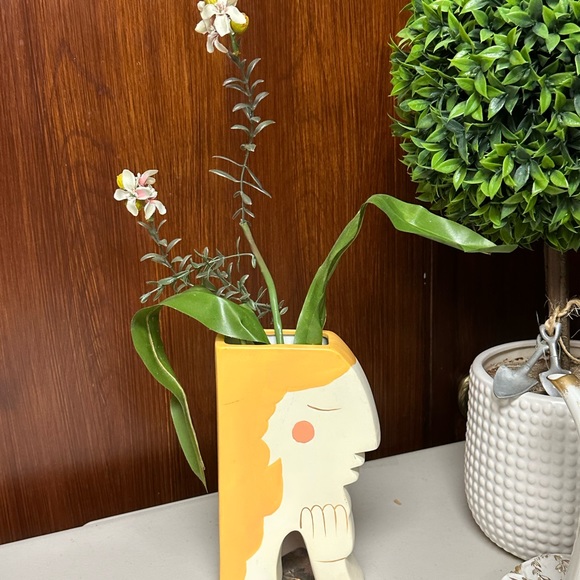 Modern Ceramic Flower Vase Blonde Girl Face Design - Picture 3 of 12